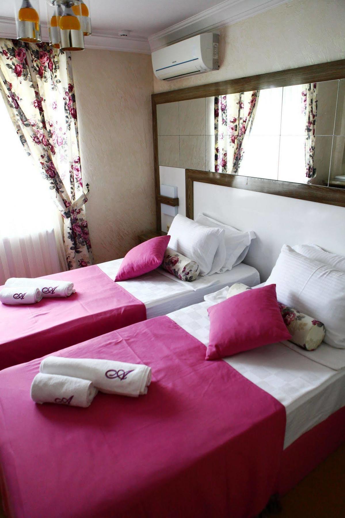 Adjara Boutique Hotel 巴统 外观 照片